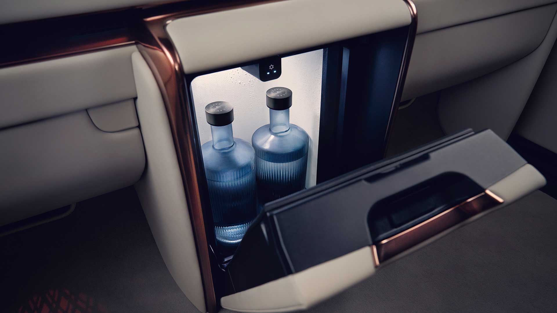 A refrigerated compartment to chill drinks is powered by a low-noise compressor.