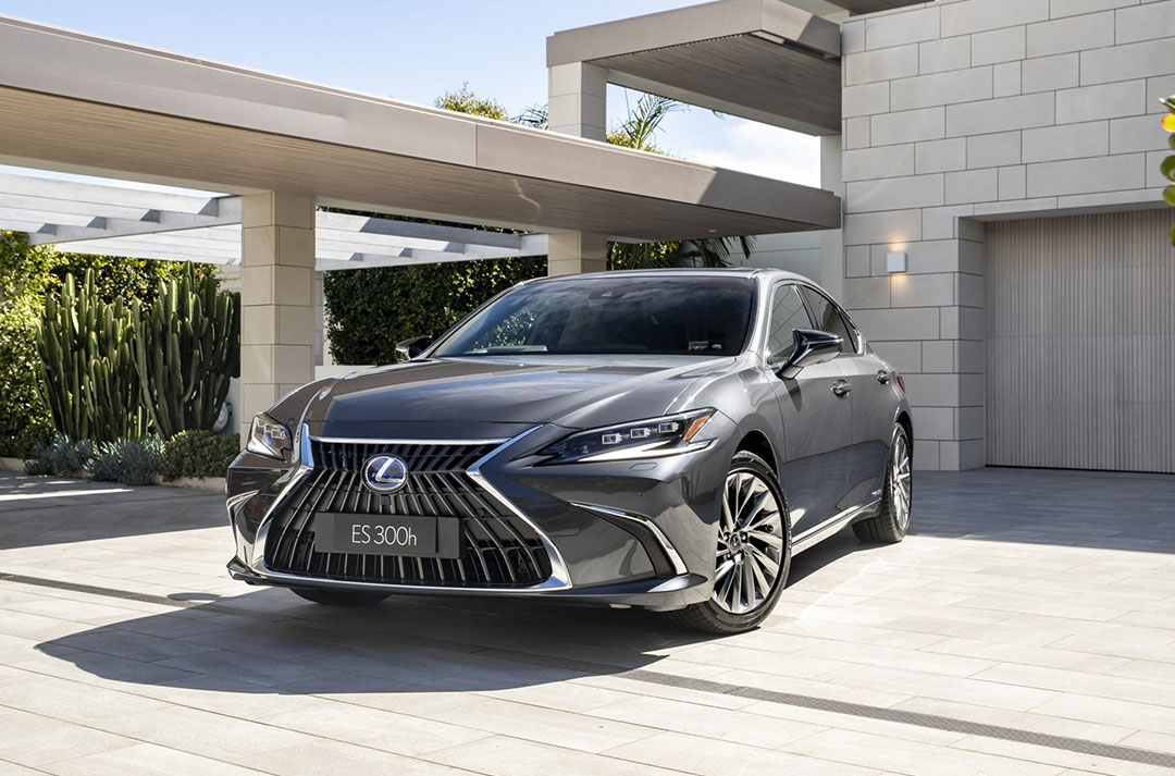With the Lexus ES 300h accounting for 90 per cent of the luxury executive sedan’s deliveries, Lexus will no longer offer the ES 250 petrol in 2025.