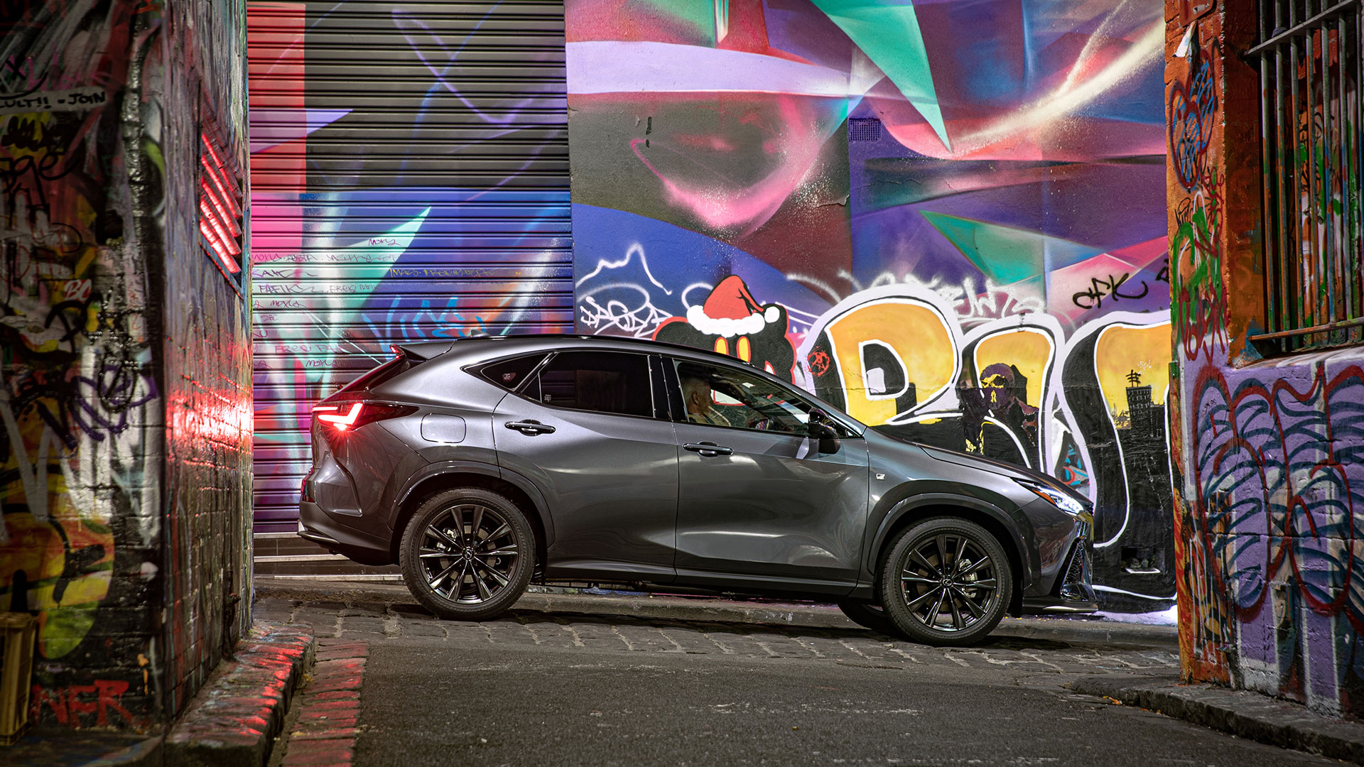 Lexus NX 450h+ F Sport.